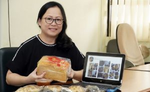 Raih Gelar Doktor Bioteknologi, Titin Sulastri Inovasi Roti Jahe