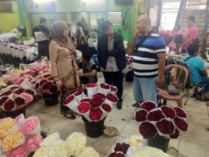 Berkah Imlek untuk Pedagang Bunga Rawa Belong