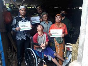 Bantuan Kursi Roda dari Kopsyah BMI untuk Penderita Disabilitas