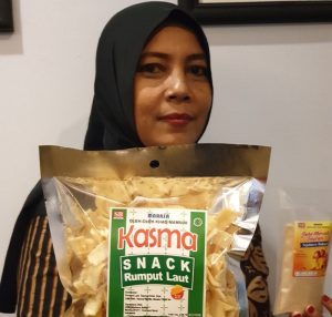 Kasmawati Olah Rumput Laut Jadi Camilan Lezat