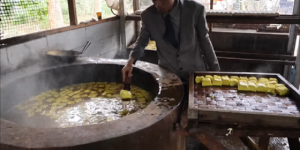 Impor masuk, Harga Kedelai Tetap Tinggi, Penjualan Tahu-Tempe Turun