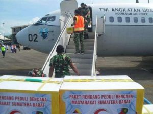 “Urang Awak” Patungan Sumbang 1,5 Ton Daging Rendang dan Rp750 Juta untuk Korban Bencana NTT