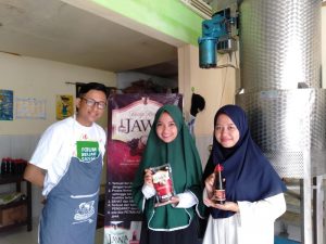 Dwi Prihartono, Habis PHK,  Terbitlah Kecap Tugujawa,