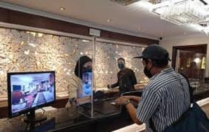 Vaksinasi Pelaku Hotel dan Restoran Kemungkinan Tidak Sesuai Target