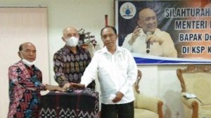 Menkop Luncurkan Logo 50 Tahun KSP Kopdit Obor Mas