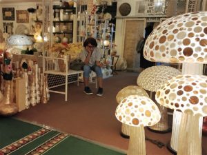 Multi Dimensi Ubah Limbah Kerang Jadi Produk Ekspor