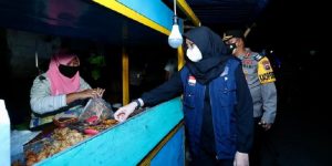 Pemkab Banyuwangi Dorong PNS Belanja di Warung Kecil Selama PPKM Darurat