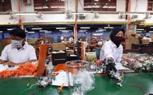 Industri Sektor Esensial  dalam Uji Coba Kapasitas 100%