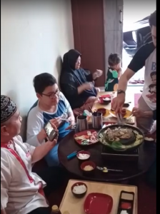 Pembaca Saritilawah Buka Kedai Shabu Premium,  Harga Kaki Lima