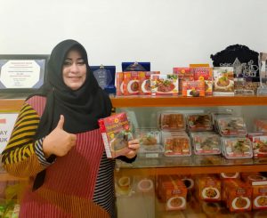 Nenden Rospiani, Rendang Kemasan Restu Mande dari Bandung