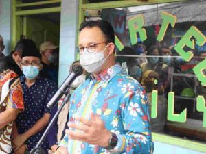 Sambil Memberdayakan Warteg, Menyantuni Warga MIskin