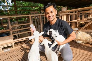 Menemukan Gengsi Jadi Petani