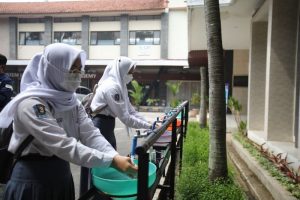 Anak-anak Bandung  Wajib Kembali Sekolah Tatap Muka