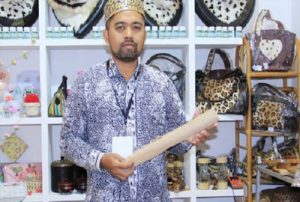 Handycraft Banyuwangi Berbahan Limbah Yang Melanglangbuana