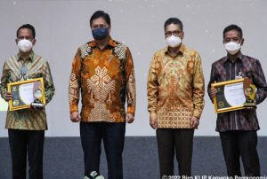 Sukses Dukung Ketangguhan UMKM, BRI Raih Penghargaan Penyalur KUR Terbaik 2021