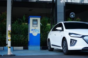 PLN dan BNI Berkolaborasi Memperluas Jangkauan SPKLU Untuk Mendukung Kendaraan Listrik