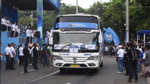 Bus Tak Laik Jalan Saat Angkutan Natal dan Tahun Baru Dipasangi Stiker Silang Merah