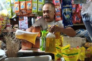 Pasar Kramat Jati Masih Menerima KTP Menjadi Syarat Pembelian Minyak Goreng