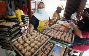 Pelaku UMKM di Jakbar Kini Bisa Buat Sertifikasi Halal di Kecamatan