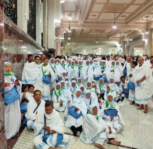 Sambut Kemerdekaan RI, Kopjas BMI Berangkatkan 77 Jamaah Umroh