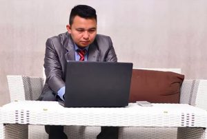 Pekerja Serabutan Jadi Manajer