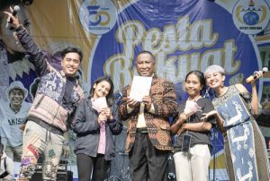 7.000 Warga Maumere Padati Pesta Rakyat 50 Tahun Obor Mas 