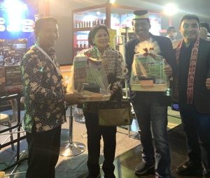 Pesona Madu Asli Baduy dan Peci Bambu Produksi Koperasi BMI Grup di Festival Nusantara UMKM 2022