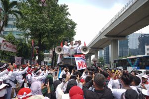 Masyarakat Koperasi Demo di Depan Gedung KemenKopUKM Tolak Pengawasan Koperasi oleh OJK