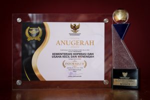 KemenKopUKM Raih Penghargaan Badan Publik Informatif dalam Anugerah KIP 2022