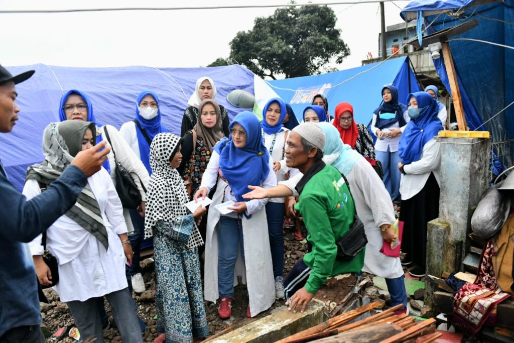 DWP dan KORPRI KemenKopUKM Bersama Pegadaian Salurkan Bantuan Bagi Warga Terdampak Gempa Cianjur