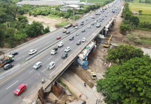 Pengangkatan Balok Girder Bentang, PT JTT Atur Lalu-Lintas Jalan Tol Jakarta-Cikampek