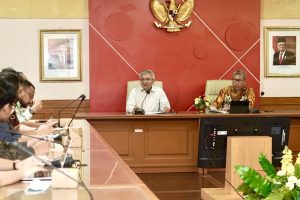 KemenKopUKM Ajak E-Commerce Berantas Praktik Thrifting Pakaian Bekas Impor  