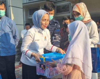 KADIN DKI Jakarta Bagikan 2.200 Paket Sembako di 7 RW Kawasan Menteng