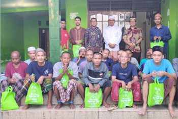 Berbagi Jelang Idulfitri