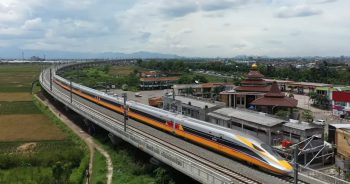 Pengguna Kereta Cepat “Whoosh” Meningkat Signifikan, Capai 10 Juta Penumpang