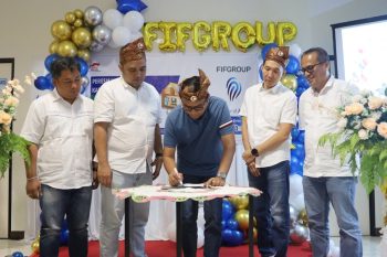 FIFGROUP Resmikan Solar Cell Kapasitas 10,8 KWp