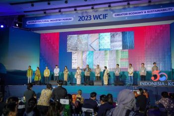 Wamenparekraf Promosikan Kain Songket UMKM dalam ‘Indonesian Night’ di Daegu