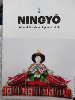 Japan Foundation Jaga Penampilan Koleksi Ningyo Selama Pameran di GNI