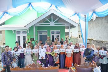 Kopsyah BMI Menyerahkan Rumah Gratis ke 414 di Anyer