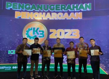 Prioritaskan Keselamatan Kerja, United Tractors Group Raih Penghargaan K3 2023 dari Kemnaker