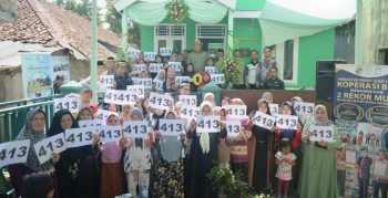 Kopsyah BMI Serahkan Rumah Gratis ke-413 di Kabupaten Bogor