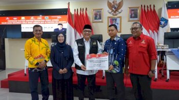 Anggota DPD Bersama Kemensos Serahkan Bantuan Sosial Rp473 Juta Ke Kepulauan Seribu