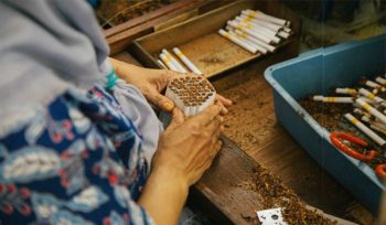 Rokok Murah Menjamur Seiring Bhinneka Tarif Cukai