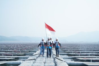 Dirut PLN Tinjau PLTS Terapung Cirata Terbesar di Asia Tenggara