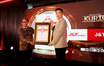 Tingkatkan Kualitas Layanan Pengiriman, J&T Express Raih Indonesia Original Brand Award 2023