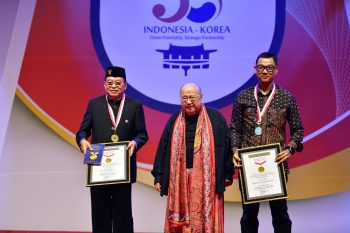 Jadi Tokoh Inspiratif Dunia, Biografi Jokowi Tulisan Dirut PLN Terbit di Korea