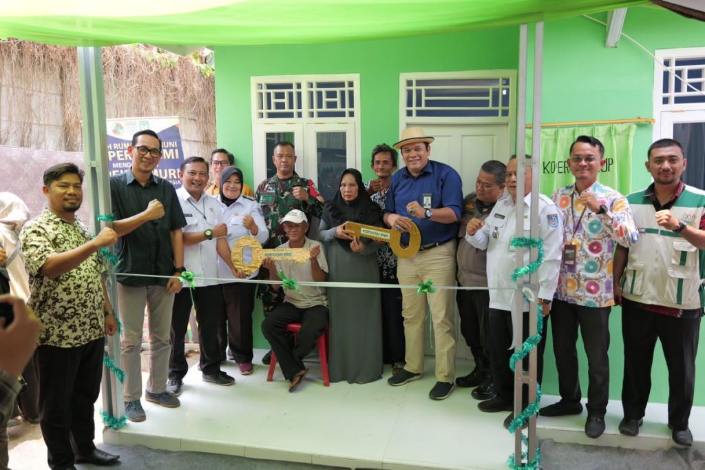 Perdana, BMI Serahkan Dua Rumah Hibah Siap Huni di Kota Depok