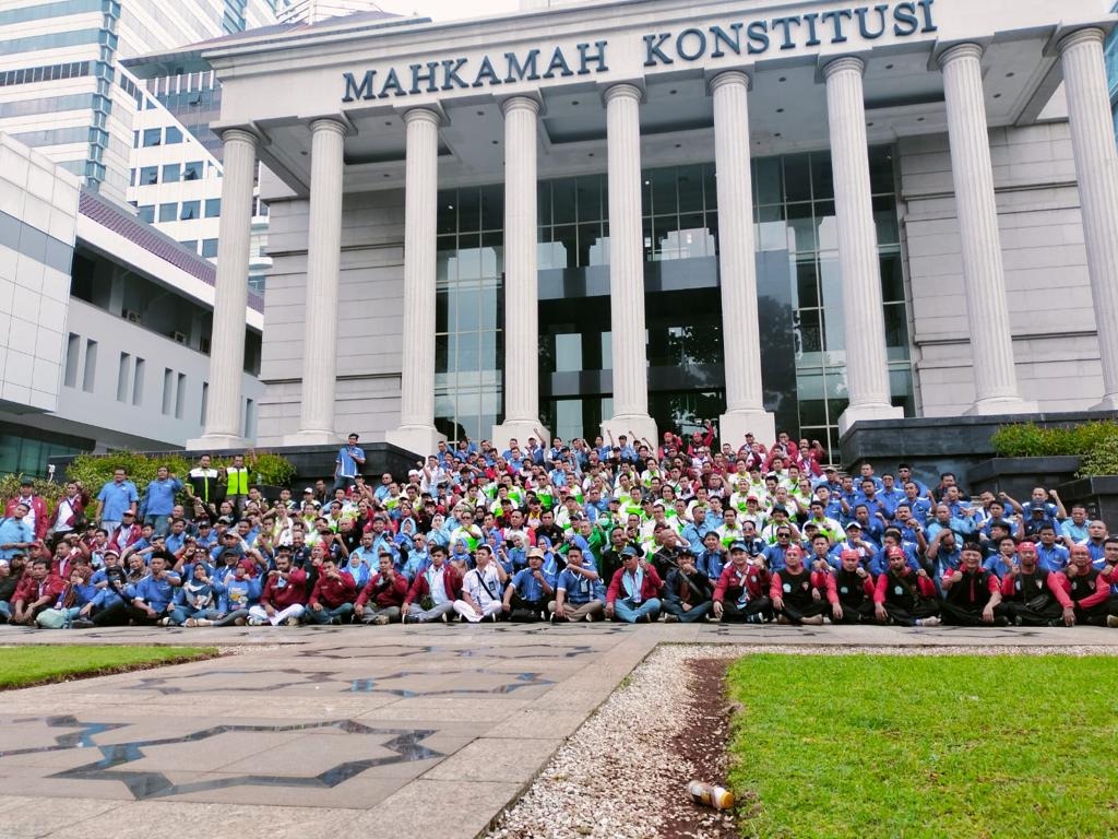 MK Tolak Seluruh Permohonan Uji Formil UU Cipta Kerja
