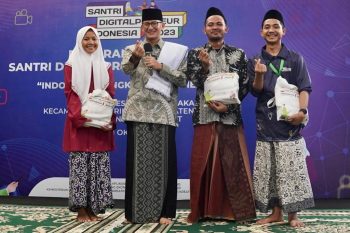 Menparekraf Ajak Santri Wujudkan Kedaulatan Pangan Lewat Digitalisasi