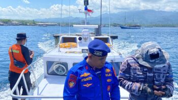 Danlantamal IX dengan personelnya Bersama Basarnas dan Polairud Bantu Korban Kecelakaan di Laut